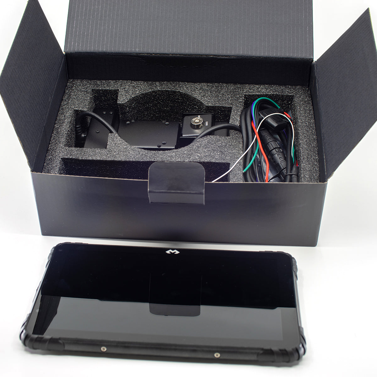 Shows parts of the DMD-T865X package contents.