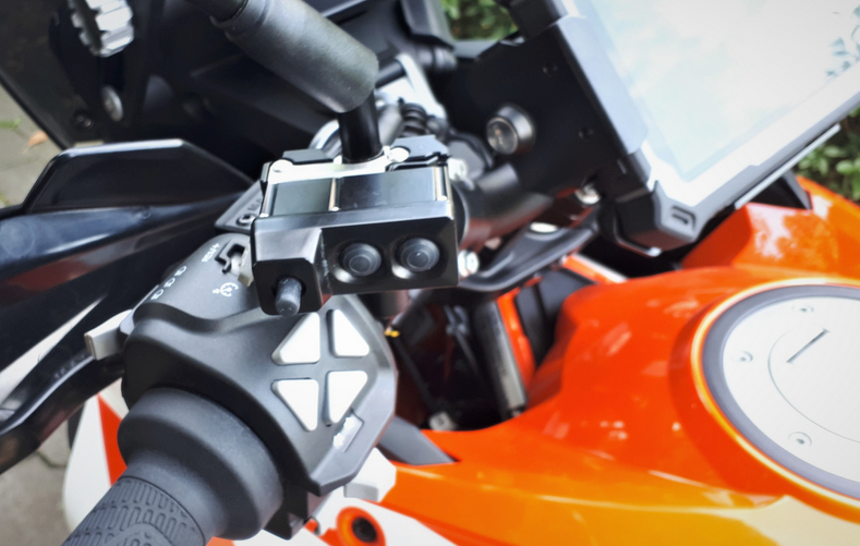 Shows Carpe Iter Mirror Bracket M10 mounted