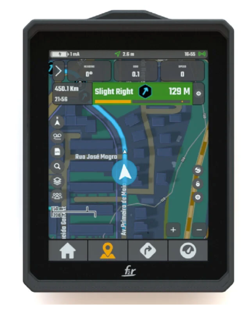 Shows the Roadbook and GPS-Navgationsystem Y1000 with other navigation software on screen