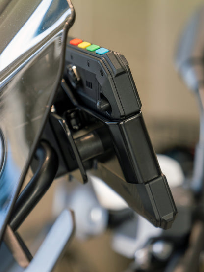 Shows part of the NOR7E Holder and the NOR7E device.