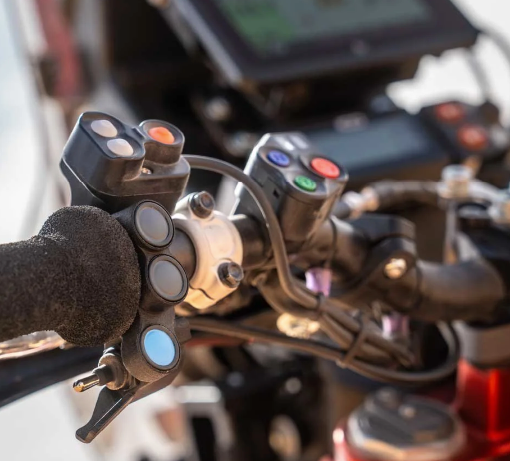 F2R DR001: Wired Remote for Y1000 MOTO